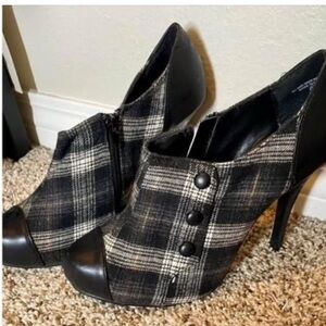 Stylish Women's Plaid and Leather Heels